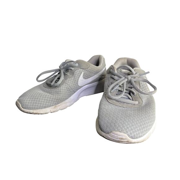 Nike Tanjun Sneakers Kids 6.5Y Wolf Gray white Running Shoes - Picture 4 of 9